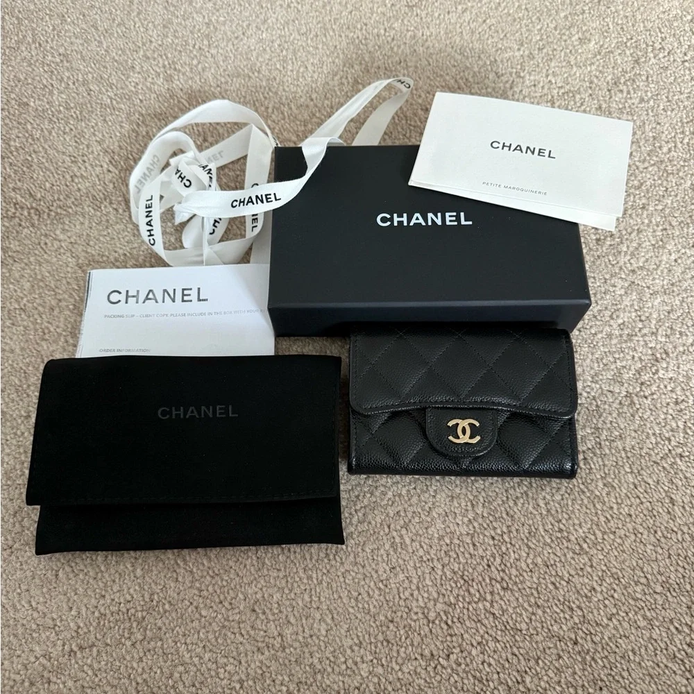 LAST CALL Chanel Classic Card Holder - Picture 1 of 7